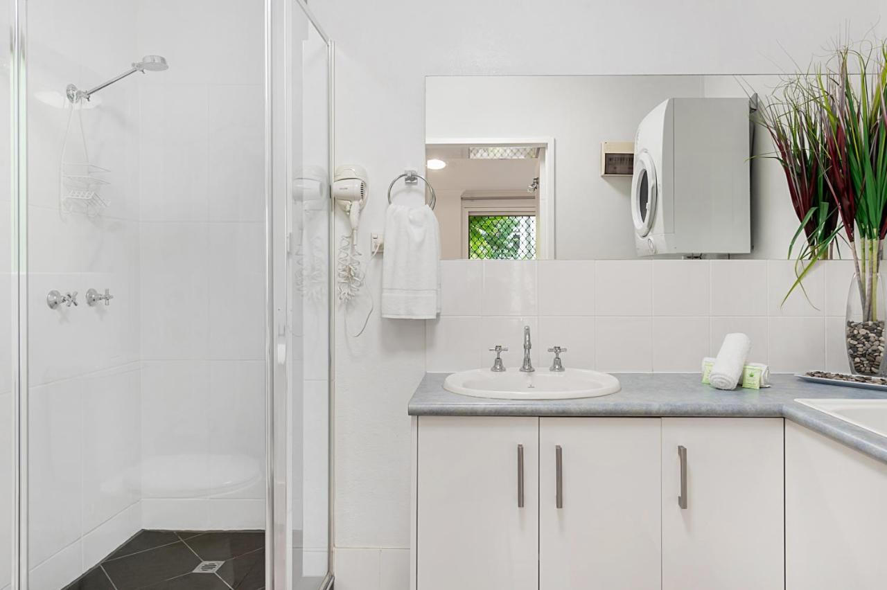 Outrigger Apartments Port Douglas Extérieur photo